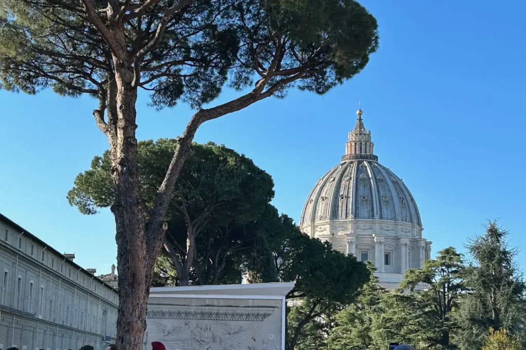 Get expert help planning your 10-day Italy itinerary. Photo depicting Vatican Gardens.